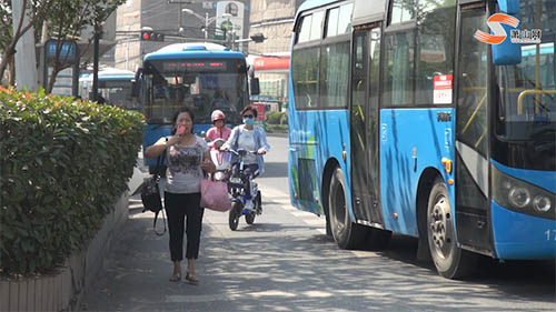 城區(qū)還有農(nóng)村道路？通惠南路這個(gè)路段機(jī)非人混行